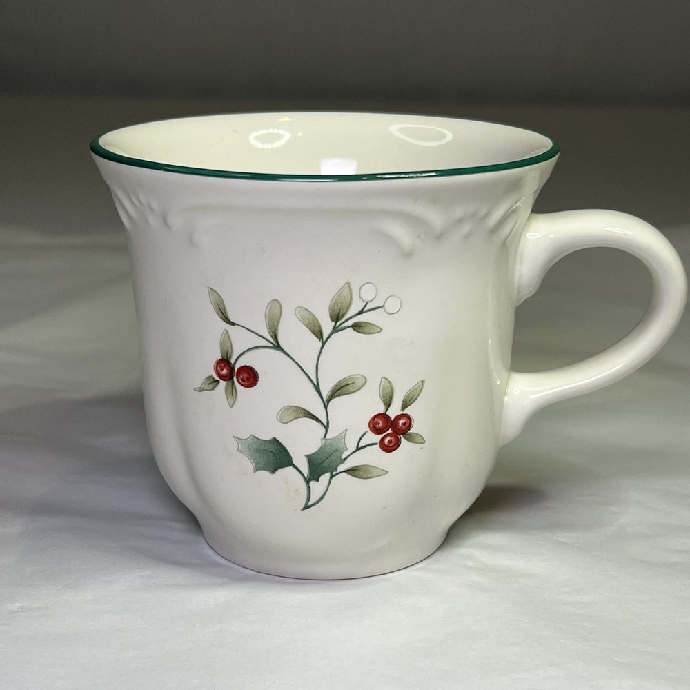 Pfaltzgraff‎ Winterberry 12oz Coffee / Tea Mug Replacement EUC Christmas